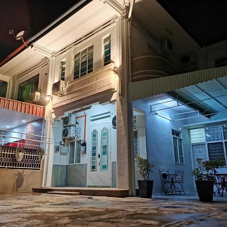 G Fortune Guest House Victoria Green George Town Eksteriør bilde