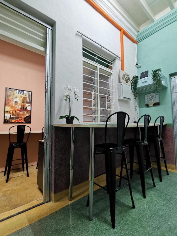 G Fortune Guest House Victoria Green George Town Eksteriør bilde