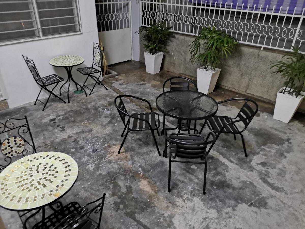 G Fortune Guest House Victoria Green George Town Eksteriør bilde