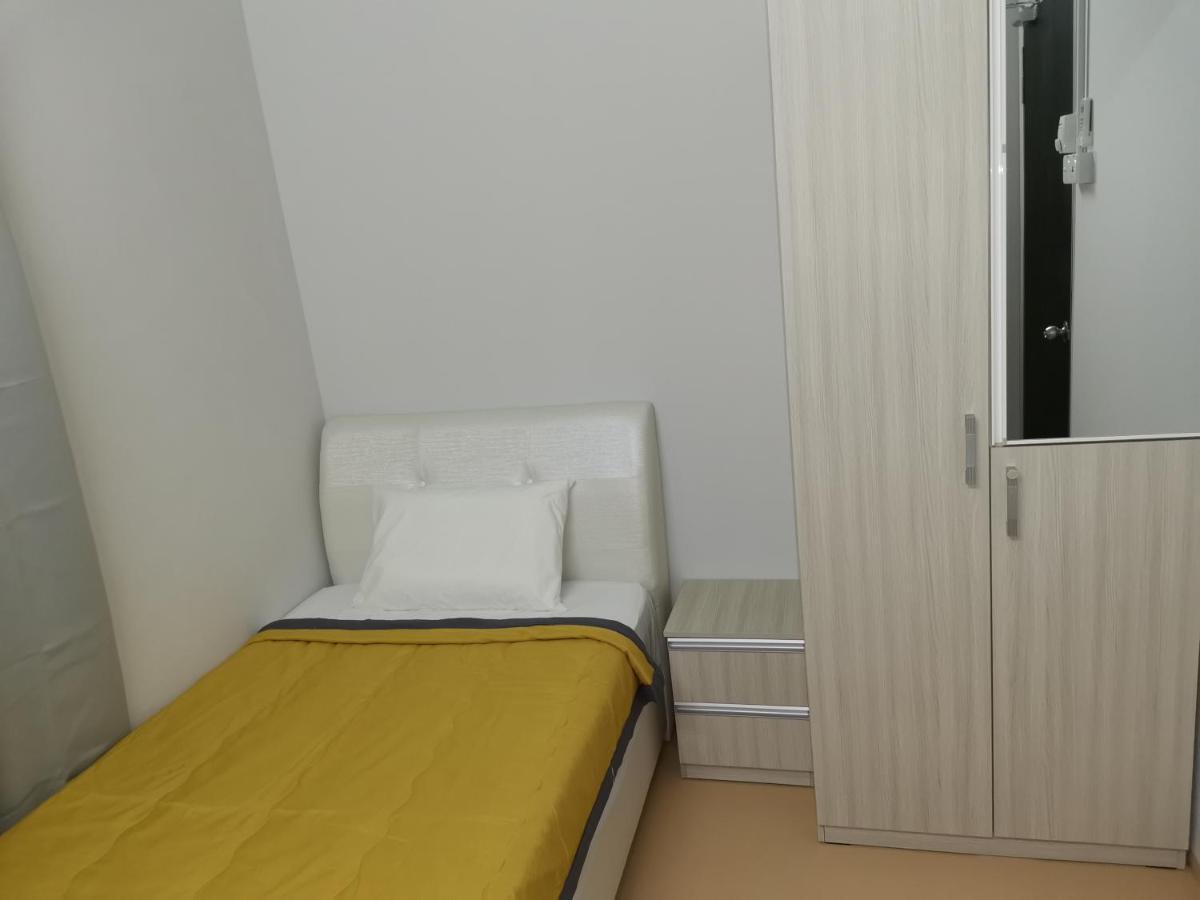 G Fortune Guest House Victoria Green George Town Eksteriør bilde