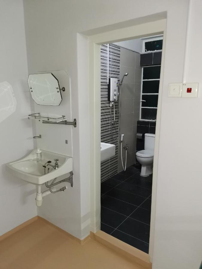 G Fortune Guest House Victoria Green George Town Eksteriør bilde