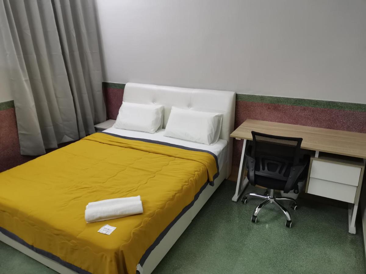 G Fortune Guest House Victoria Green George Town Eksteriør bilde