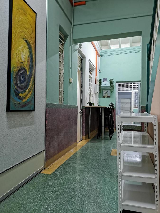 G Fortune Guest House Victoria Green George Town Eksteriør bilde